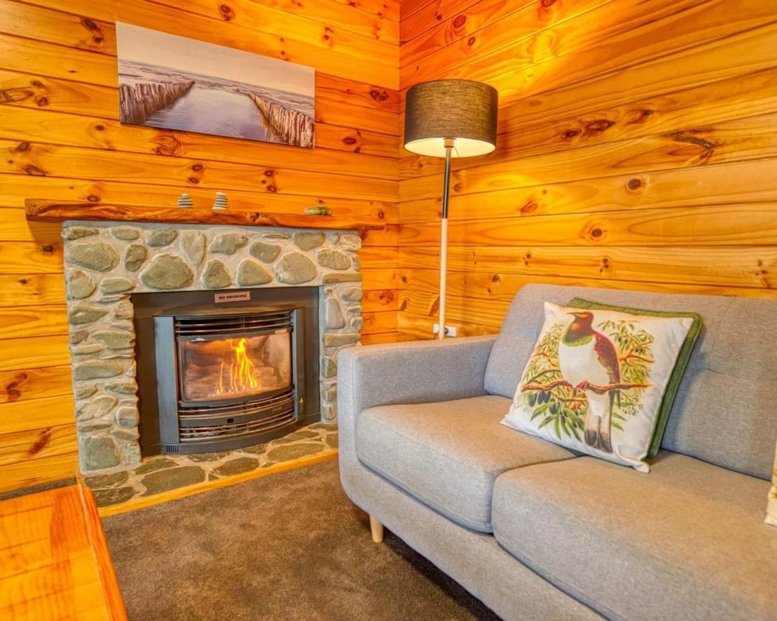 Paparoa Beach Hideaway With Hot Tub Barrytown Bagian luar foto